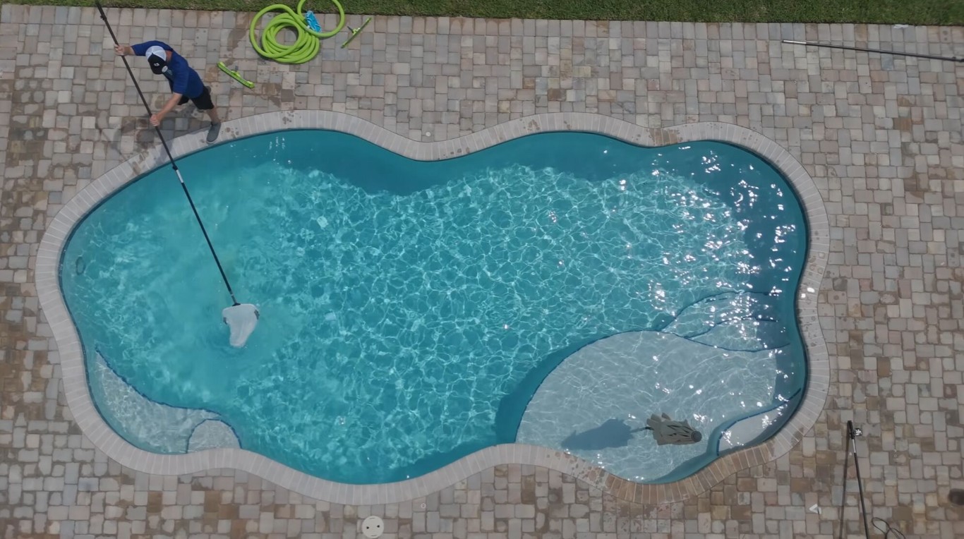 Professional pool cleaning service in Brownsville, TX
